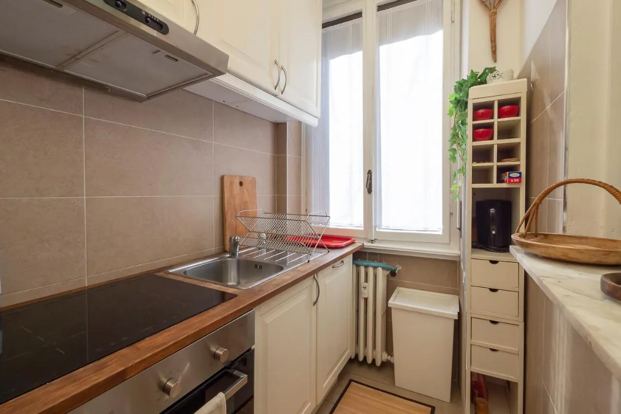 Luxury Flat Between Navigli And Duomo - Sambuco Milánó Apartman